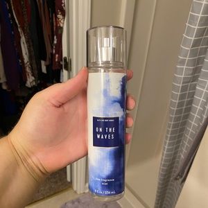 Bath and body works on the waves body mist
